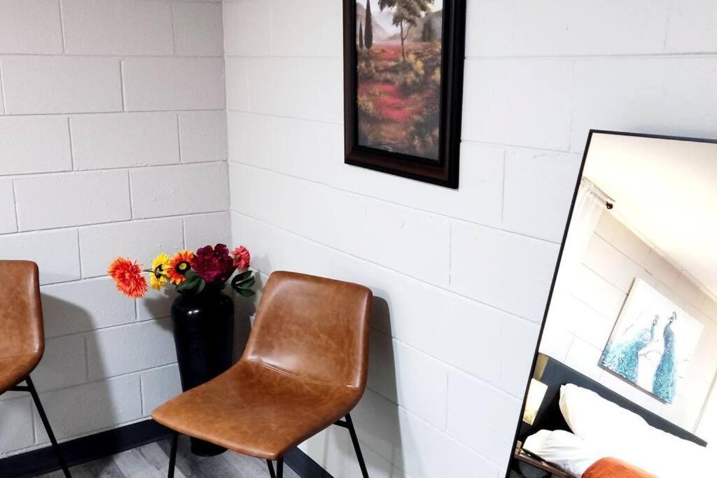 Spacious Suite Close To Downtown Indy/ King Bed إنديانابوليس المظهر الخارجي الصورة