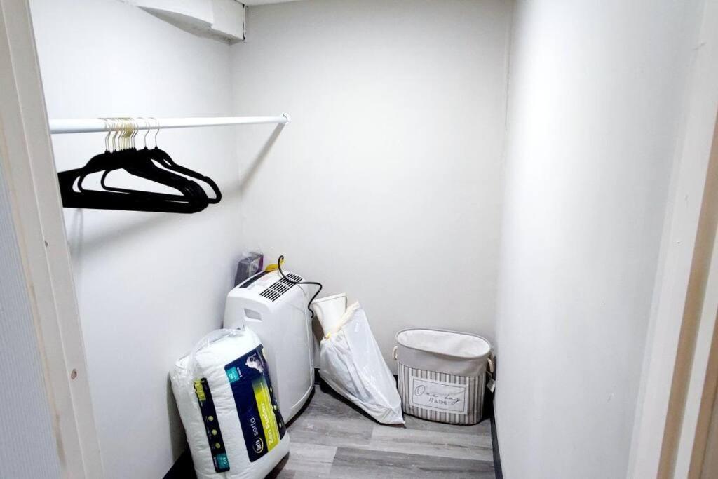 Spacious Suite Close To Downtown Indy/ King Bed إنديانابوليس المظهر الخارجي الصورة