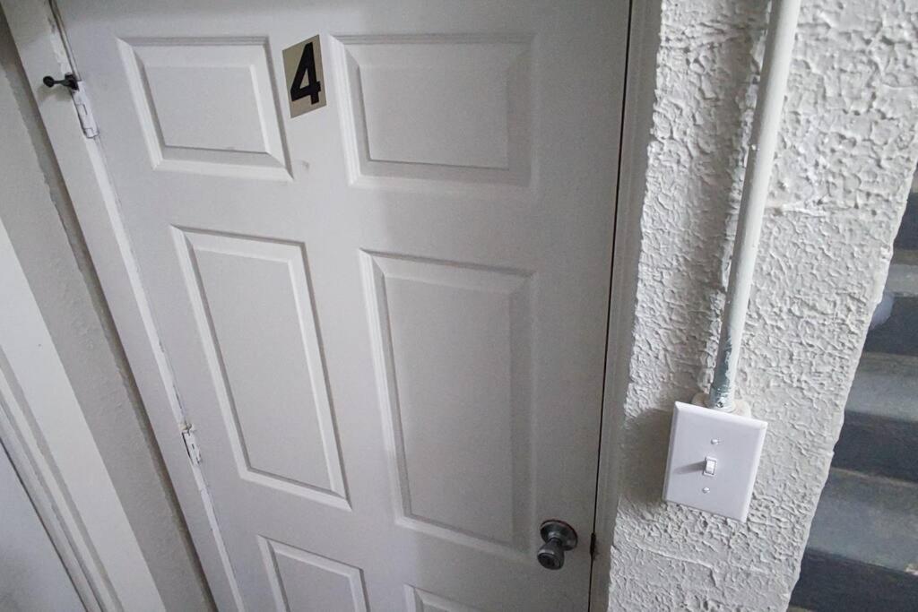 Spacious Suite Close To Downtown Indy/ King Bed إنديانابوليس المظهر الخارجي الصورة