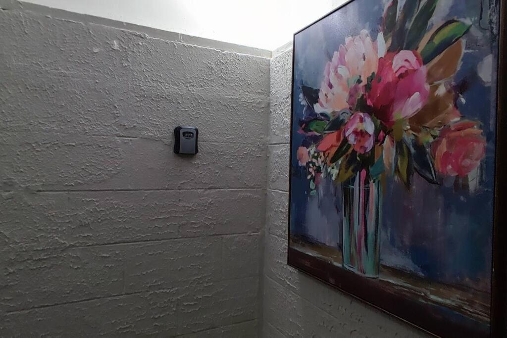 Spacious Suite Close To Downtown Indy/ King Bed إنديانابوليس المظهر الخارجي الصورة