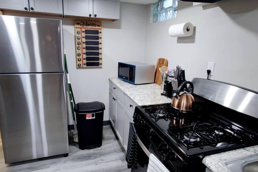 Spacious Suite Close To Downtown Indy/ King Bed إنديانابوليس المظهر الخارجي الصورة