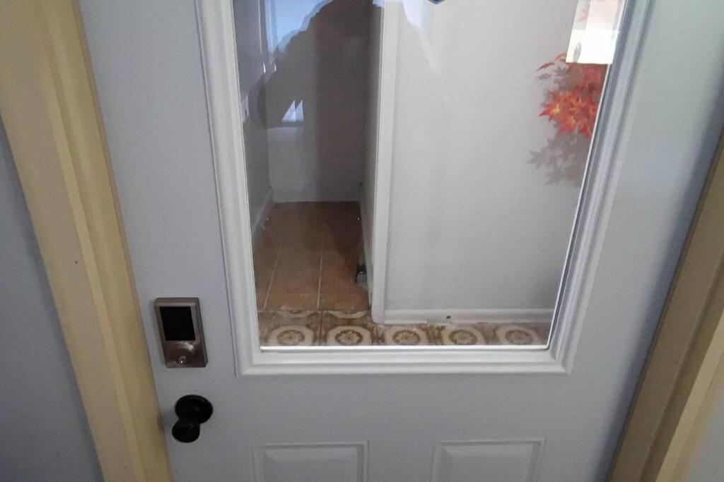 Spacious Suite Close To Downtown Indy/ King Bed إنديانابوليس المظهر الخارجي الصورة