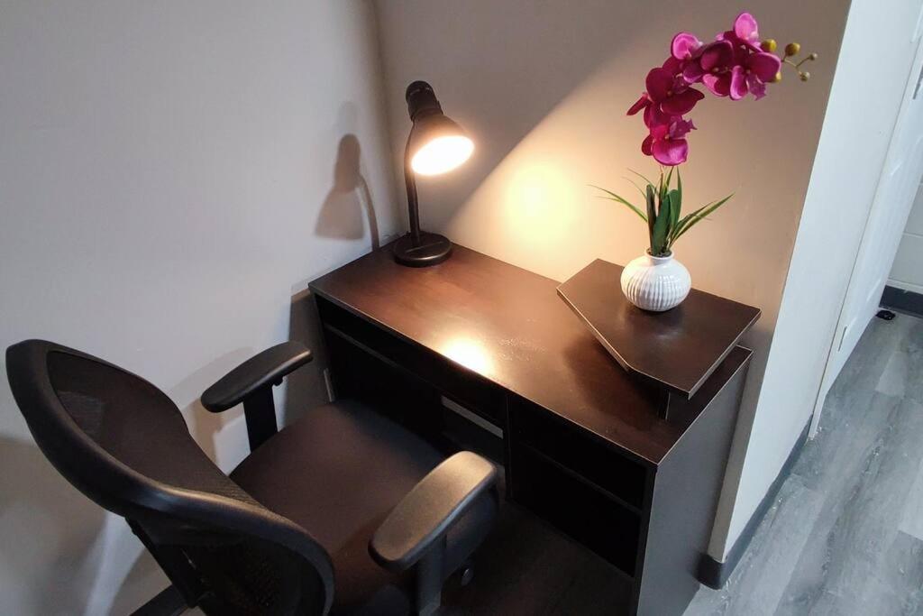 Spacious Suite Close To Downtown Indy/ King Bed إنديانابوليس المظهر الخارجي الصورة