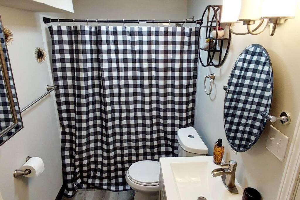 Spacious Suite Close To Downtown Indy/ King Bed إنديانابوليس المظهر الخارجي الصورة