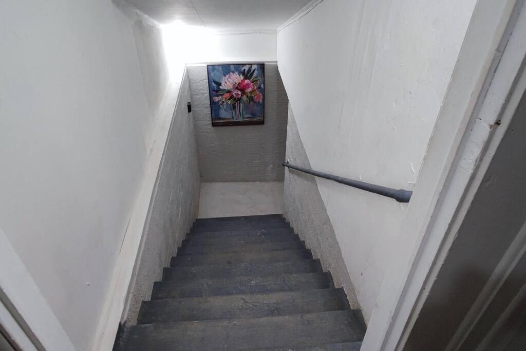 Spacious Suite Close To Downtown Indy/ King Bed إنديانابوليس المظهر الخارجي الصورة